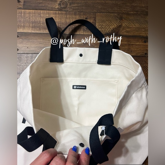 π Lululemon Double-Handle Canvas Tote Bag 17L, NWT - Picture 8 of 12